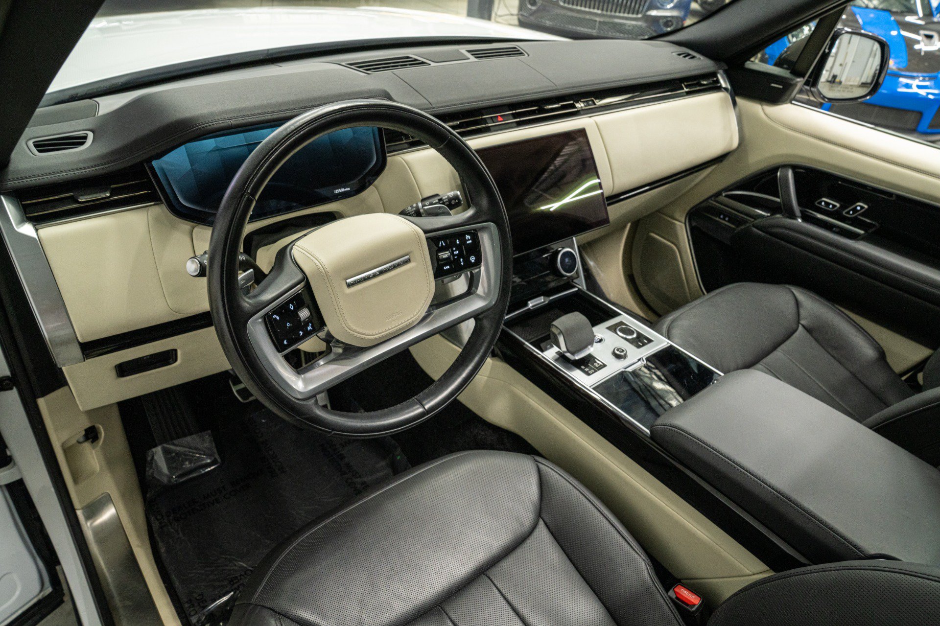 Used 2023 Land Rover Range Rover Long Wheelbase SE AWD/4WD image 12
