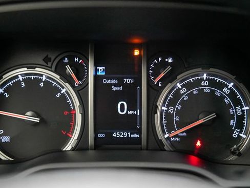 Used 2023 Toyota 4Runner TRD Off-Road Premium w/ Off Road Premium Plus Package AWD/4WD image 3