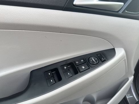 Used 2020 Hyundai Tucson Value AWD/4WD image 13