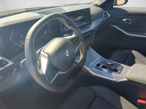 Used 2025 BMW 330i xDrive Sedan image 10