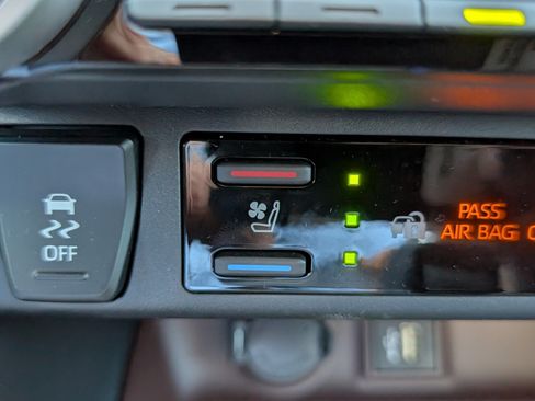 Used 2024 Toyota RAV4 Limited w/ Advanced Technology Package FWD image 20