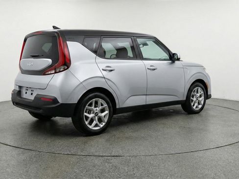 Used 2025 Kia Soul LX w/ LX Technology Package FWD image 9