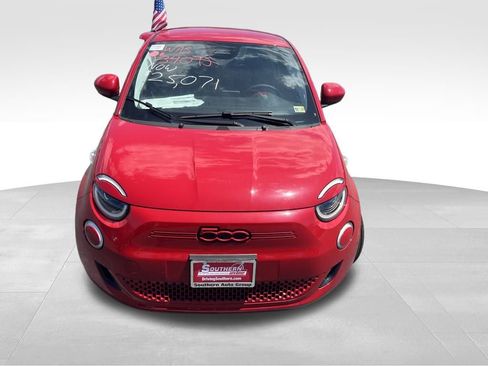 New 2024 FIAT 500 e (RED) image 17