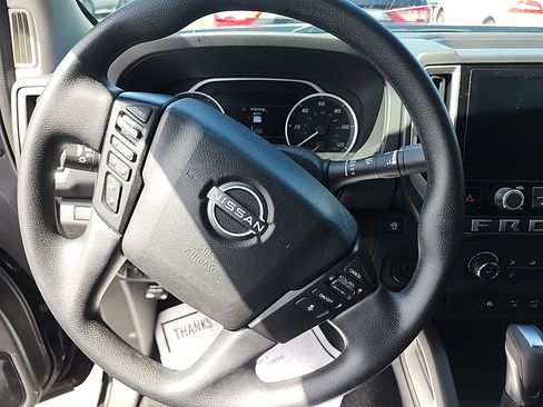 Used 2025 Nissan Frontier SV RWD image 10