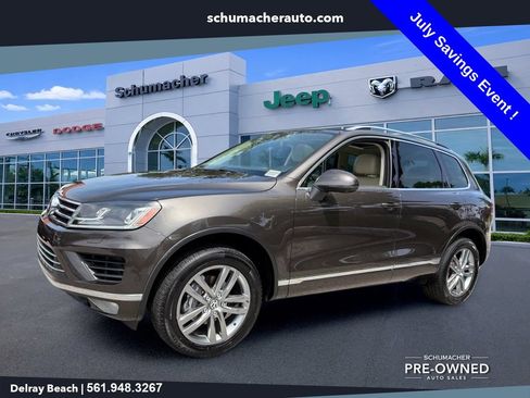 Used 2016 Volkswagen Touareg Sport AWD/4WD image 3