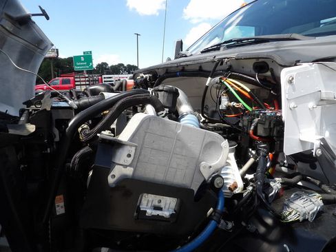 Used 2018 Ford F750 2WD Regular Cab Super Duty image 31
