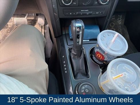 Used 2016 Ford Explorer XLT image 17