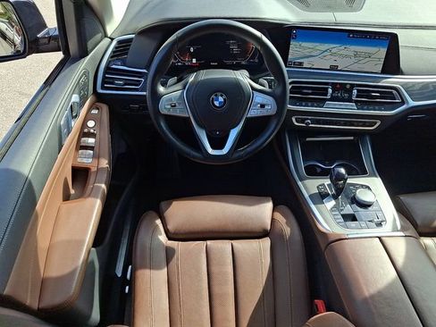 Used 2022 BMW X7 xDrive40i w/ Premium Package image 13