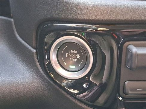 Certified 2025 Chevrolet Silverado 1500 LT image 17