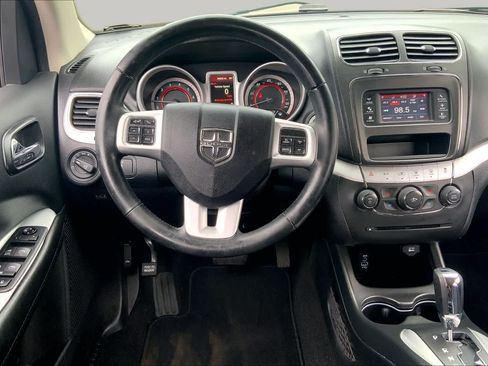 Used 2019 Dodge Journey SE w/ Connectivity Group FWD image 6