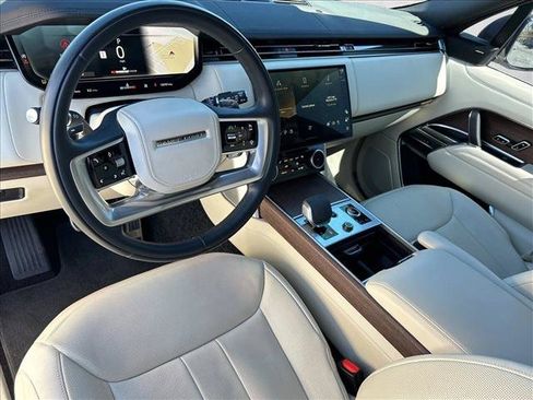 Used 2023 Land Rover Range Rover SE AWD/4WD image 10
