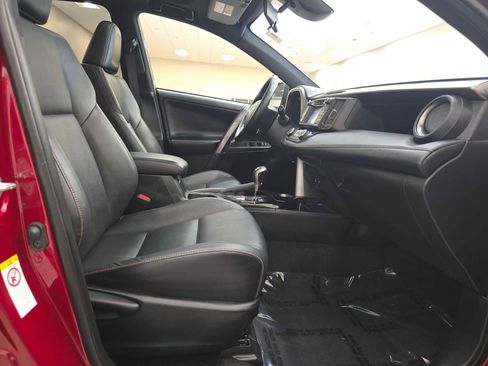 Used 2018 Toyota RAV4 SE AWD/4WD image 27