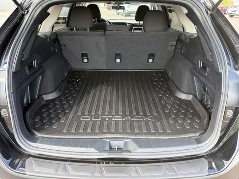 Used 2024 Subaru Outback Premium AWD/4WD image 18