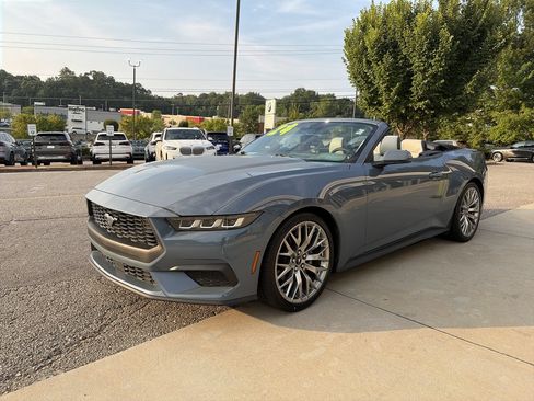 Used 2024 Ford Mustang Premium RWD image 4