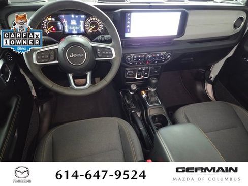 Used 2024 Jeep Wrangler Unlimited Sahara AWD/4WD image 18