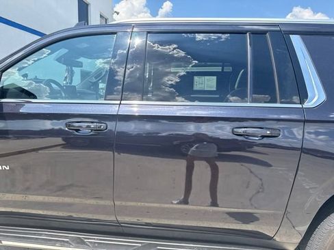 Used 2023 Chevrolet Suburban LT RWD image 27