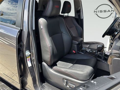Used 2019 Toyota 4Runner TRD Off-Road Premium AWD/4WD image 38