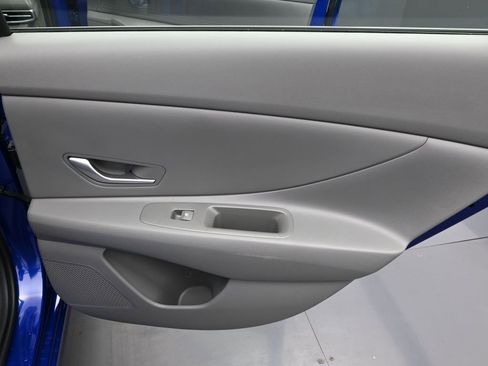 Certified 2024 Hyundai Elantra Blue image 11