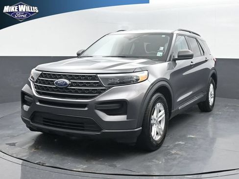 Certified 2023 Ford Explorer XLT RWD image 3