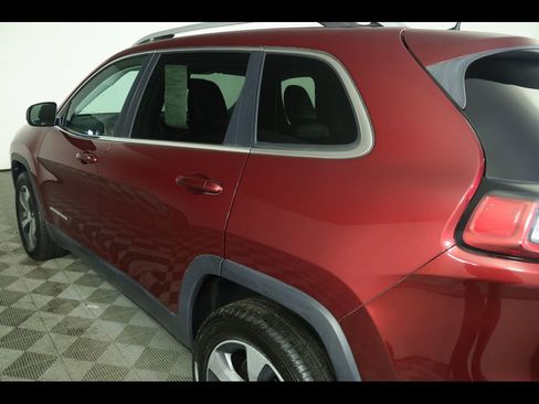 Used 2019 Jeep Cherokee Limited image 15