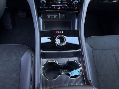 New 2025 Jeep Grand Cherokee Altitude image 17