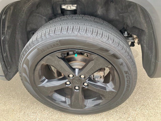 Certified 2024 Jeep Grand Cherokee Limited w/ Luxury Tech Group II AWD/4WD image 26