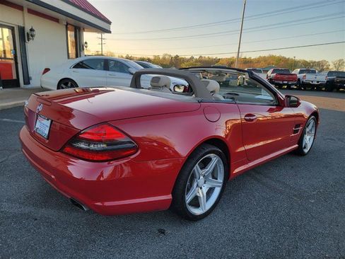 Used 2011 Mercedes-Benz SL 550 image 15