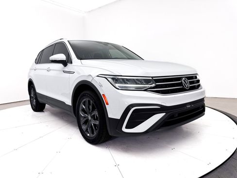 Used 2022 Volkswagen Tiguan SE FWD image 10