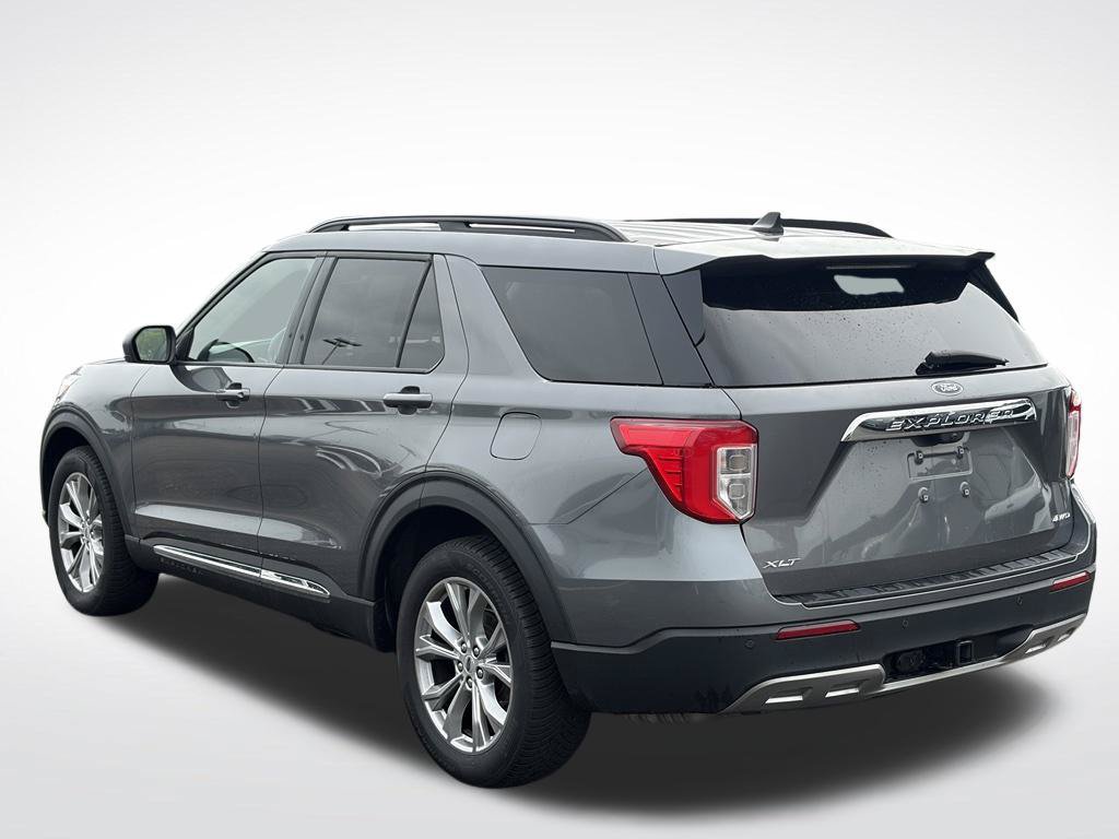 Used 2023 Ford Explorer XLT w/ Equipment Group 202A AWD/4WD image 7