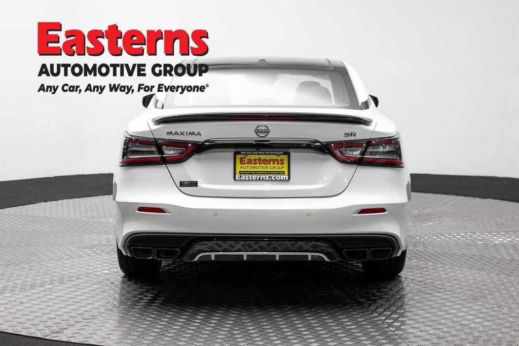 Used 2023 Nissan Maxima SR w/ Sport Mat Group FWD image 6