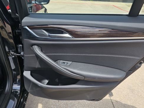 Used 2018 BMW 530e w/ Premium Package 2 image 31