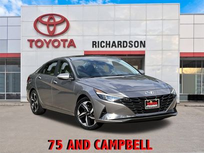 Used 2023 Hyundai Elantra Limited w/ Preferred Accessory Package