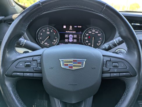 Used 2019 Cadillac XT4 Premium Luxury image 25