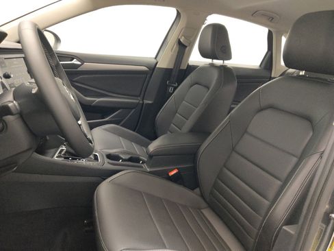 Used 2021 Volkswagen Jetta SE w/ SE Cold Weather Package FWD image 17