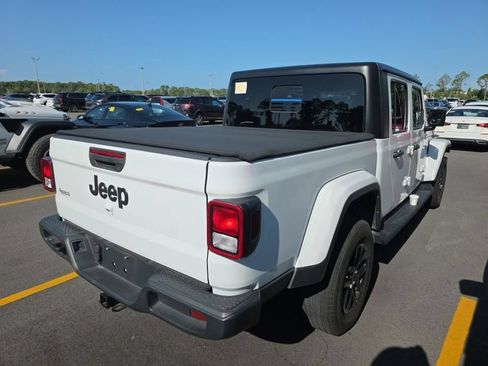 Used 2022 Jeep Gladiator Sport AWD/4WD image 8
