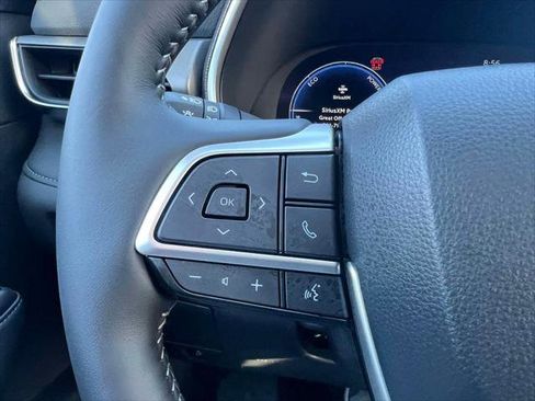 Certified 2025 Toyota Highlander Limited image 31