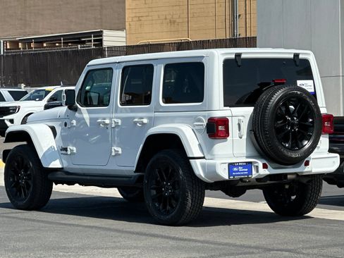 Used 2022 Jeep Wrangler Unlimited Sahara AWD/4WD image 5