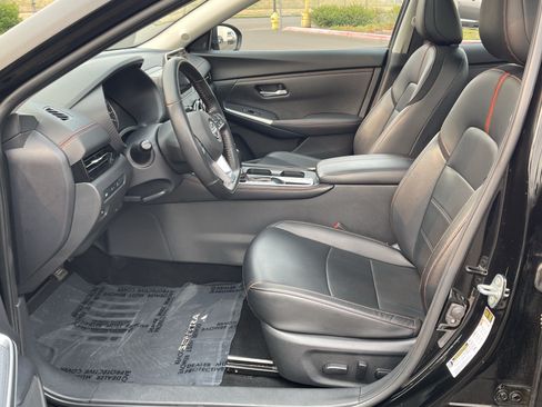 Used 2025 Nissan Sentra SR w/ SR Premium Package FWD image 11