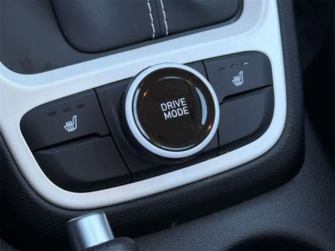 Certified 2024 Hyundai Venue Limited image 21