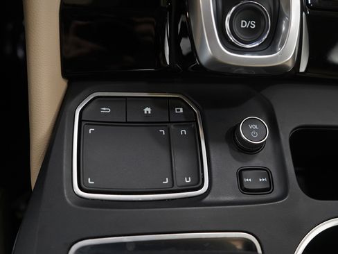 Used 2023 Acura MDX SH-AWD image 25