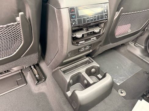 New 2025 Jeep Grand Cherokee L Limited image 19