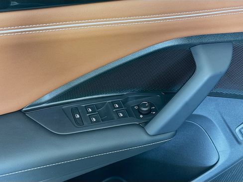 New 2026 Volkswagen Tiguan SEL R-Line AWD/4WD image 18