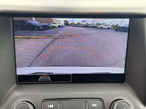 Used 2021 GMC Acadia SLE w/ Driver Convenience Package FWD image 24