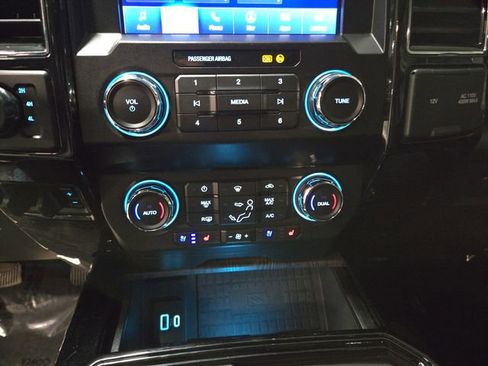 Used 2020 Ford F250 Lariat w/ Lariat Ultimate Package AWD/4WD image 29