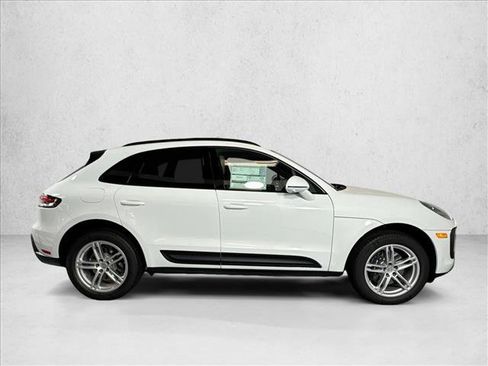 Used 2026 Porsche Macan AWD/4WD image 8