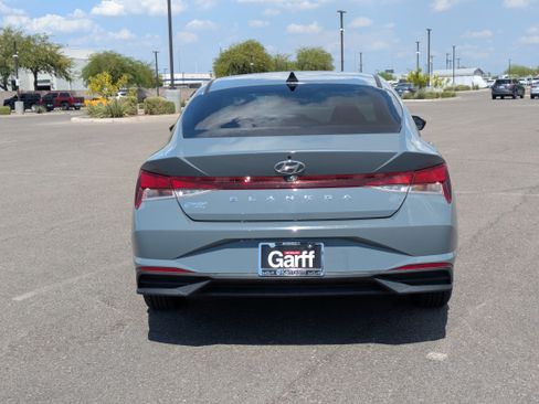 Used 2023 Hyundai Elantra SEL FWD image 4