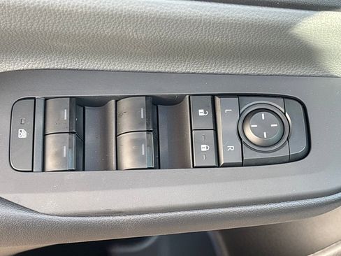 New 2026 Toyota Prius LE image 7