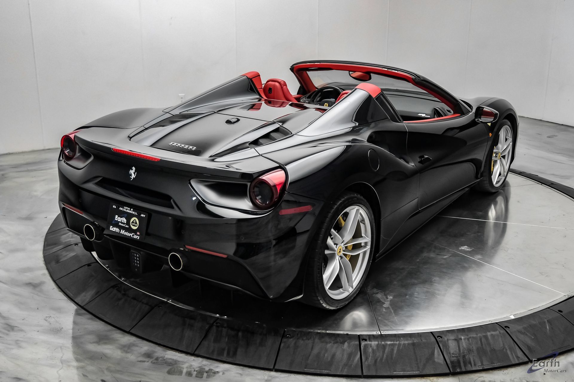Used 2018 Ferrari 488 Spider RWD image 24