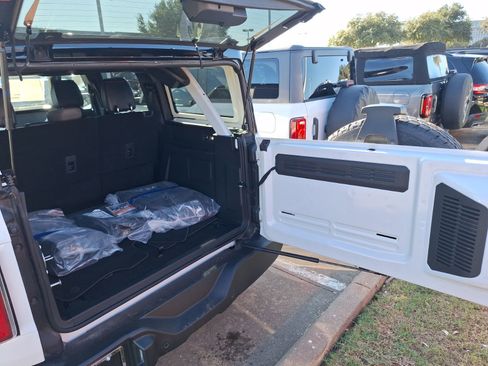 Used 2024 Ford Bronco Outer Banks image 38