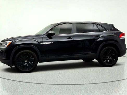 Used 2024 Volkswagen Atlas Cross Sport SE w/ Panoramic Sunroof Package FWD image 8